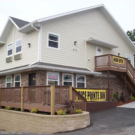 Price Pointe Inn Waukesha Ngoại thất bức ảnh