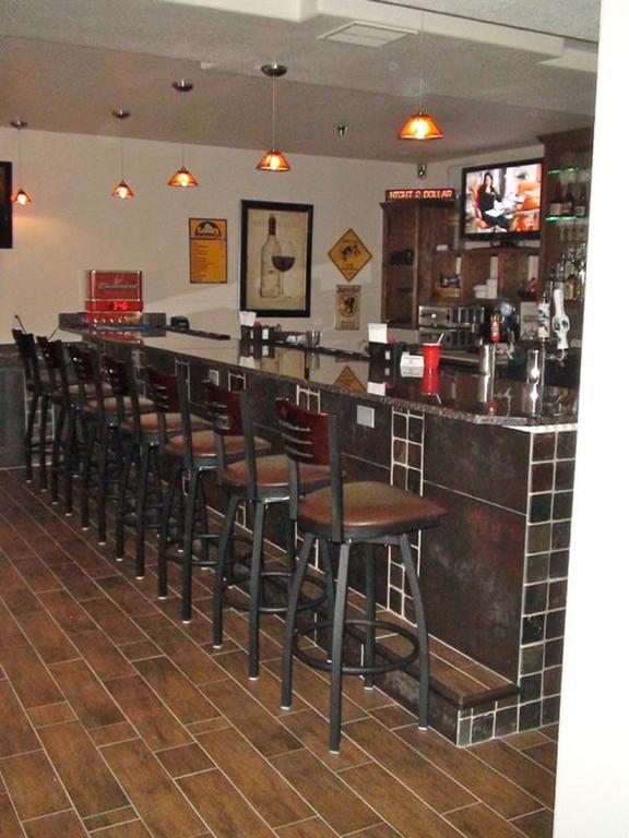 Price Pointe Inn Waukesha Ngoại thất bức ảnh