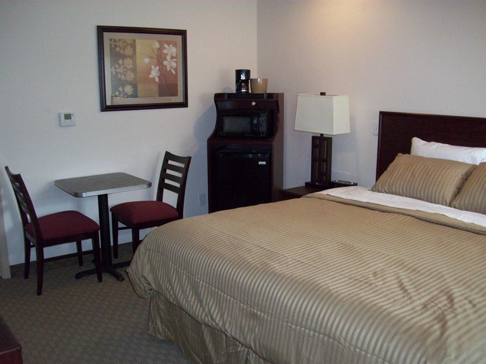Price Pointe Inn Waukesha Ngoại thất bức ảnh