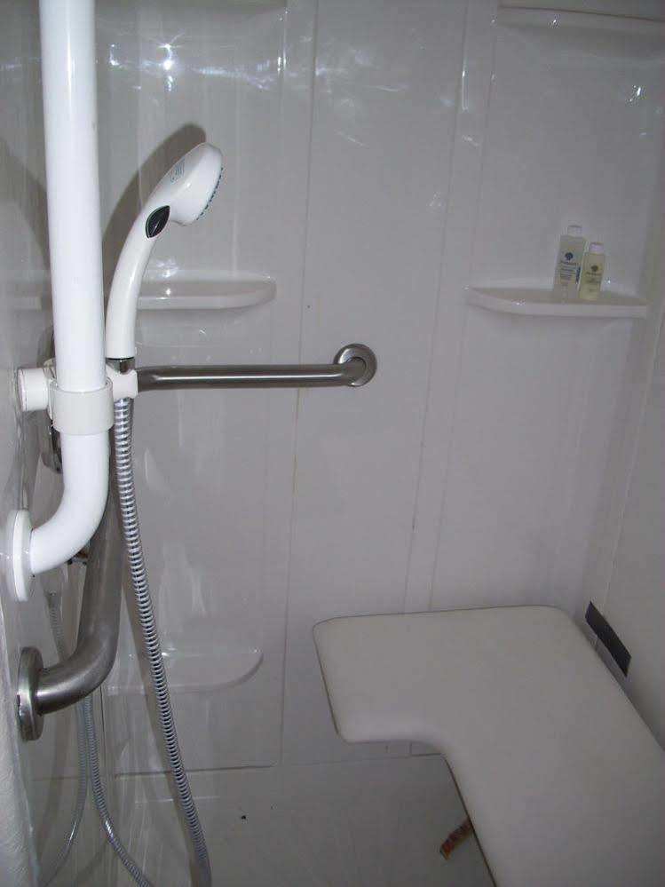 Price Pointe Inn Waukesha Ngoại thất bức ảnh