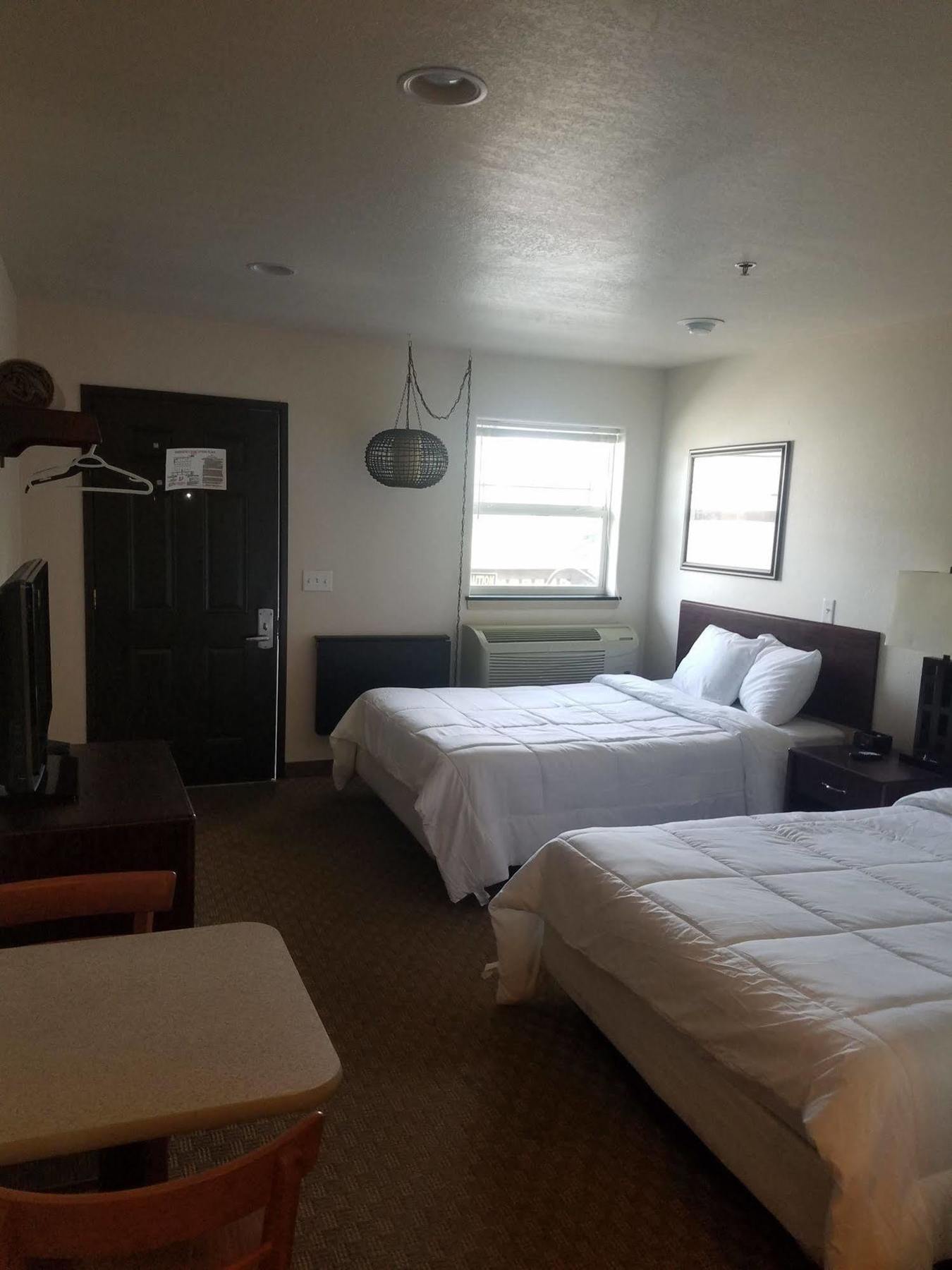 Price Pointe Inn Waukesha Ngoại thất bức ảnh
