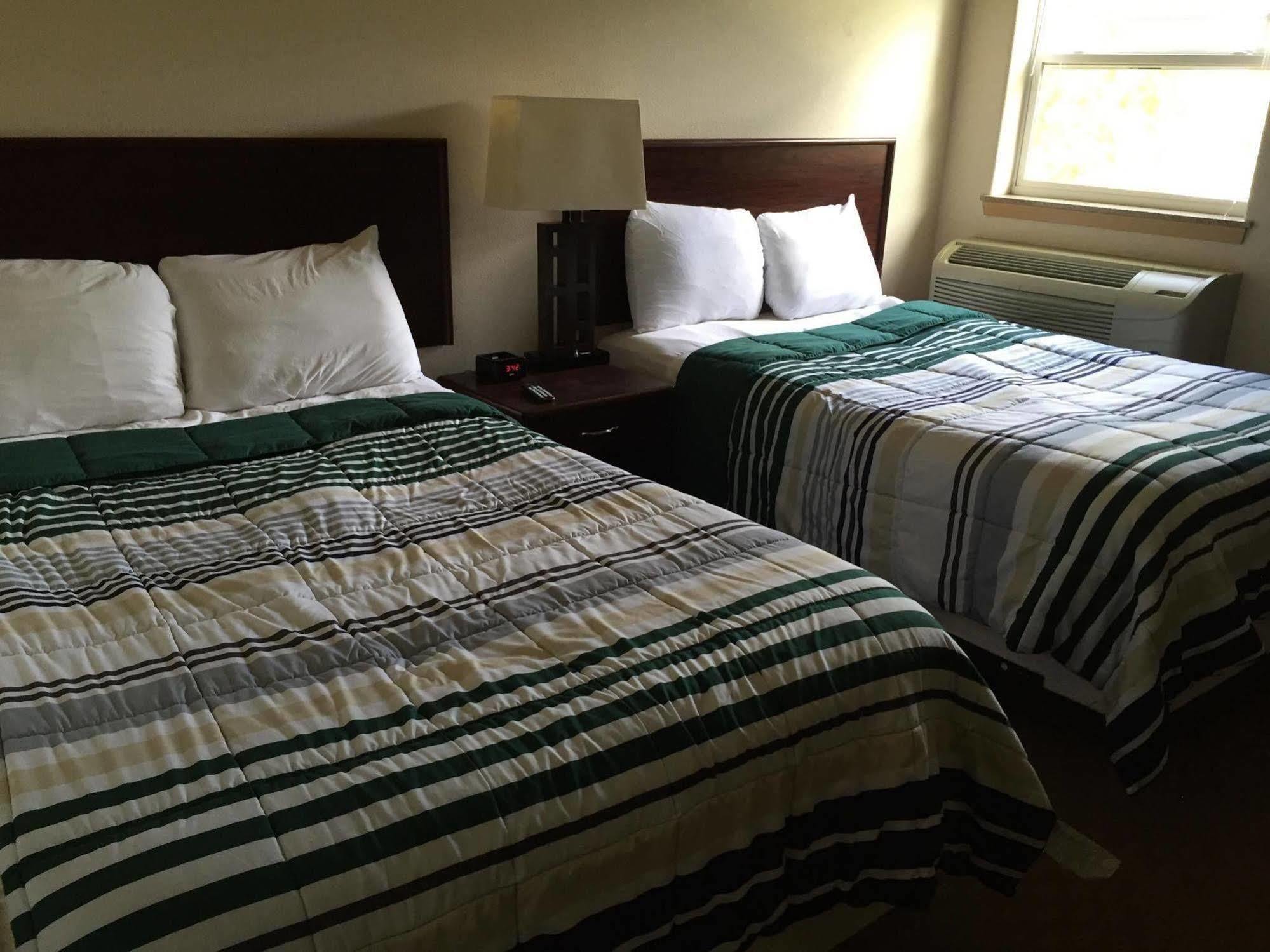 Price Pointe Inn Waukesha Ngoại thất bức ảnh