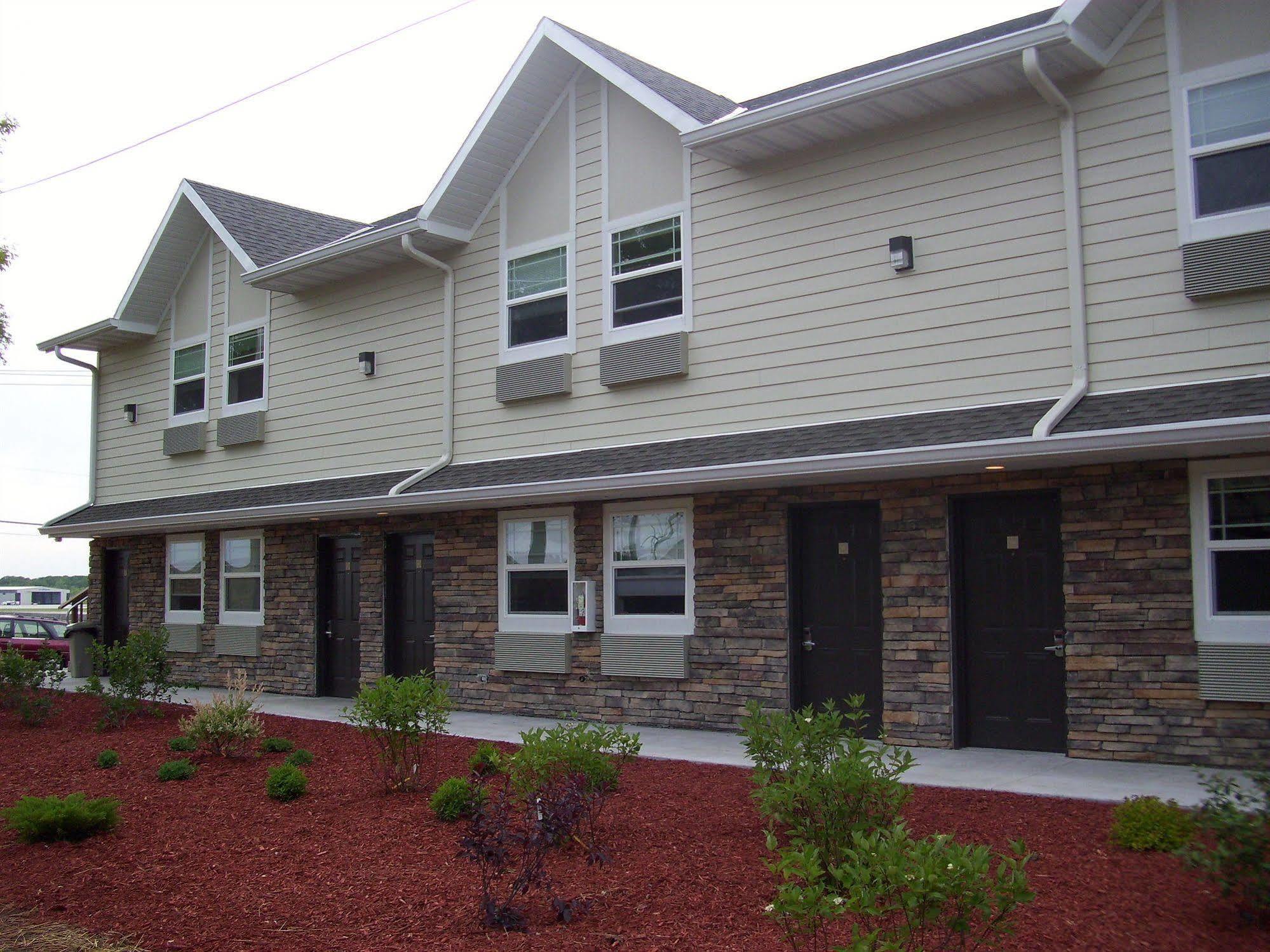 Price Pointe Inn Waukesha Ngoại thất bức ảnh