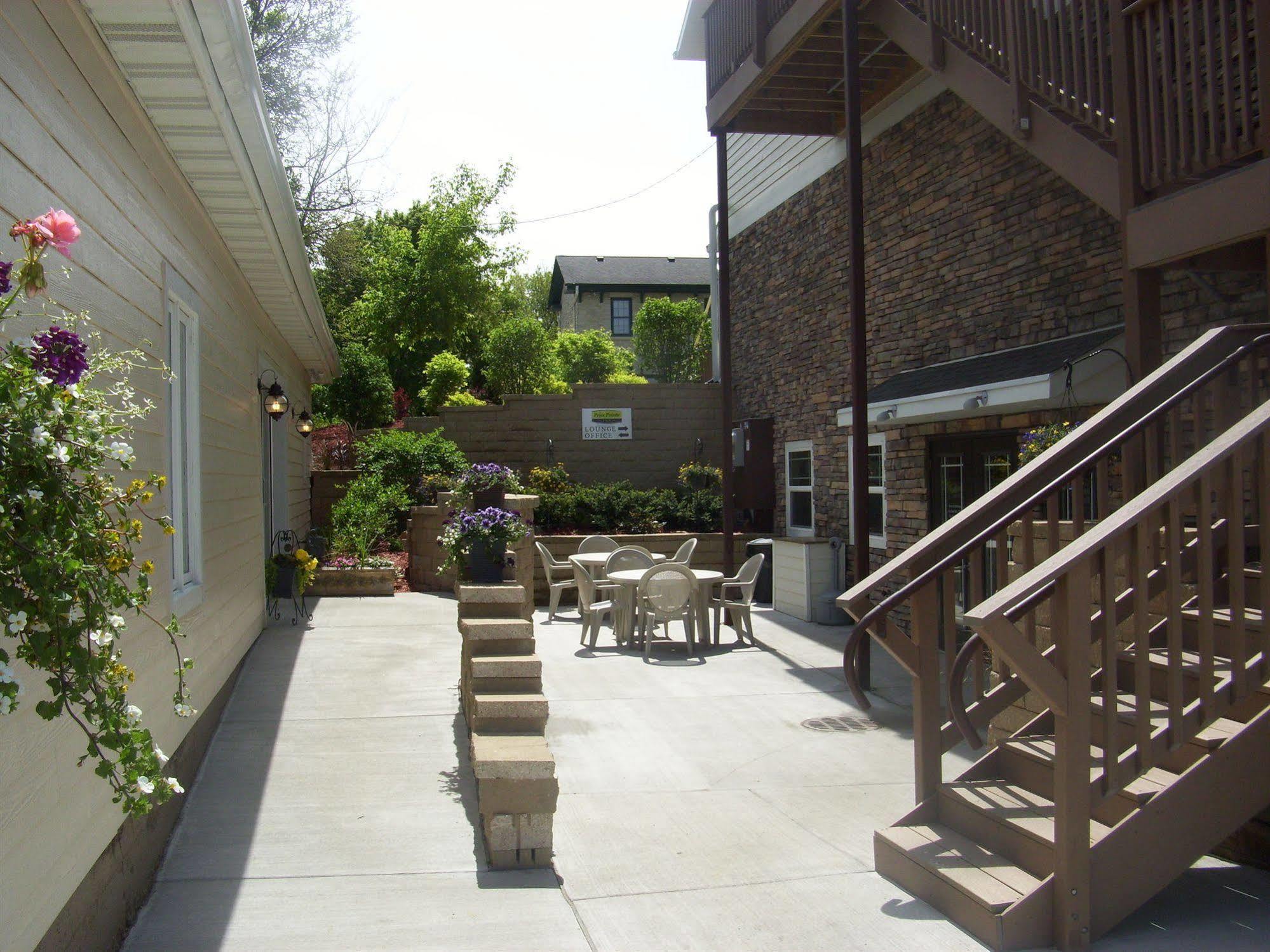 Price Pointe Inn Waukesha Ngoại thất bức ảnh